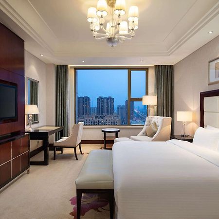 מלון Wyndham Xinyang Downtown מראה חיצוני תמונה