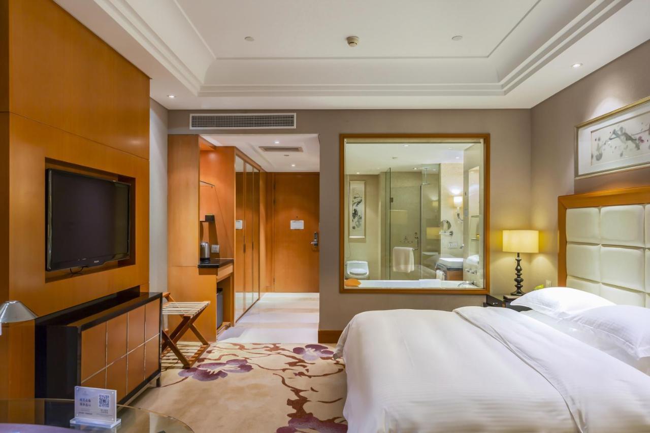 מלון Wyndham Xinyang Downtown מראה חיצוני תמונה