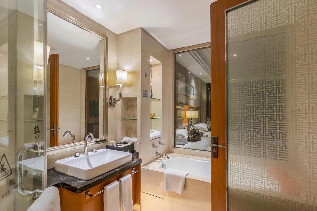 מלון Wyndham Xinyang Downtown מראה חיצוני תמונה
