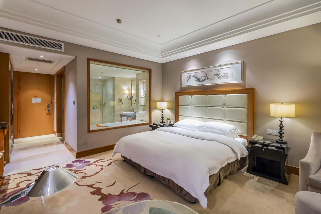 מלון Wyndham Xinyang Downtown מראה חיצוני תמונה